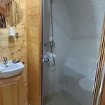 Roulotte Au Domaine Du Bouygues Casa rural *